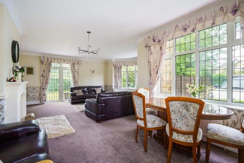 3 Park Crescent, Guiseley, Leeds, LS20 8EL