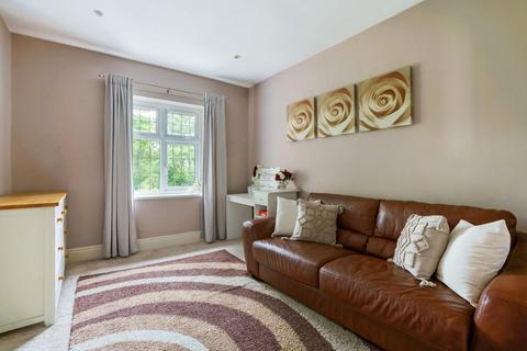 3 Park Crescent, Guiseley, Leeds, LS20 8EL
