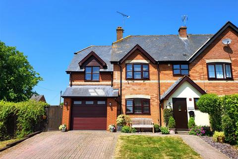 3 bedroom end of terrace house for sale - Home Farm Cottages, Wyddial, Nr Buntingford