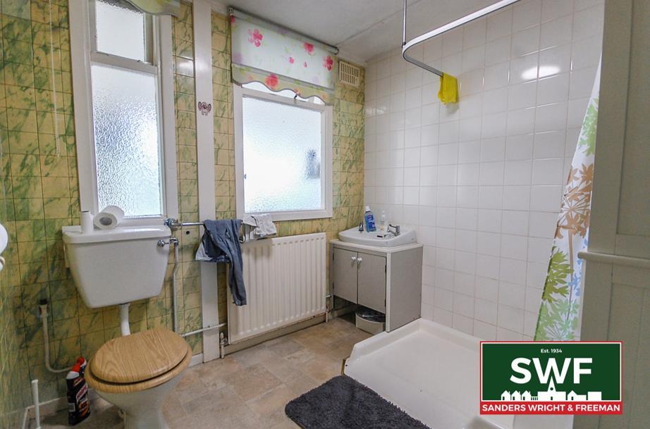 SHOWERswf.png
