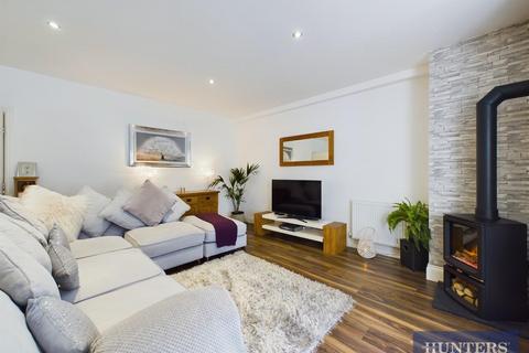 1 bedroom apartment for sale, Esplanade Gardens, Scarborough