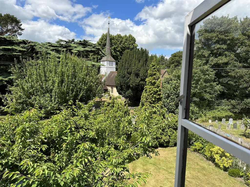 Hall Lane, Shenfield, Brentwood 3 bed semidetached house for sale £