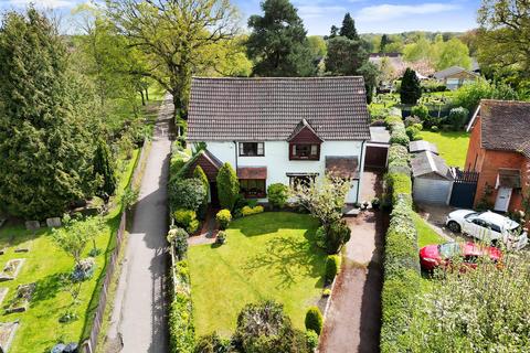 3 bedroom semi-detached house for sale, Hall Lane, Shenfield, Brentwood