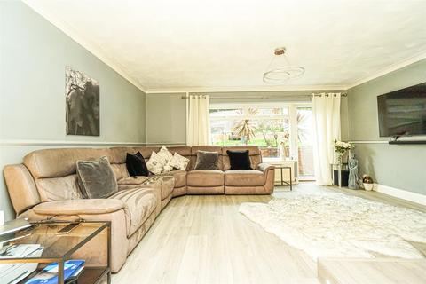 4 bedroom semi-detached house for sale, Conifer Close, Hastings