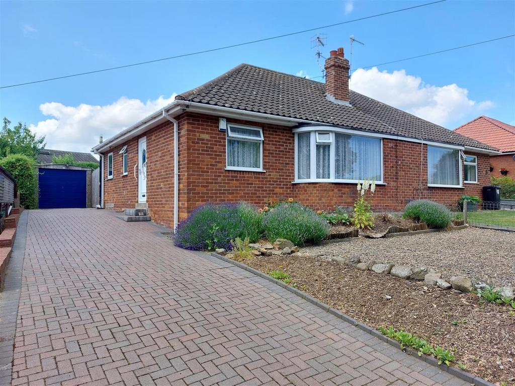 Moor Lane, Eastfield, Scarborough 2 bed semidetached bungalow for sale