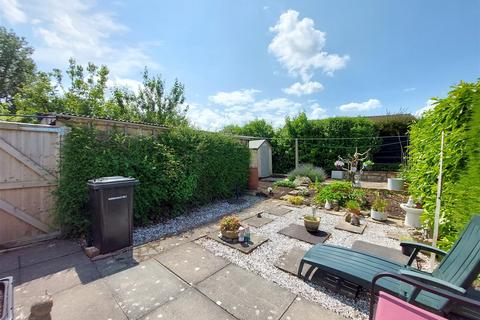 2 bedroom semi-detached bungalow for sale - Moor Lane, Eastfield, Scarborough