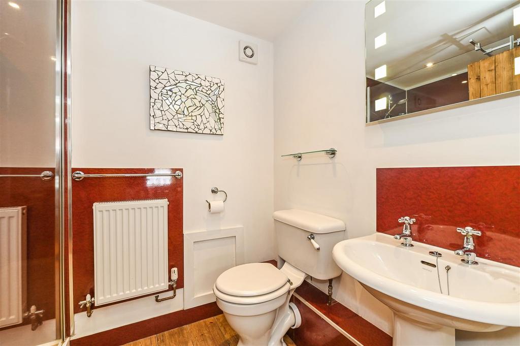 Annexe Shower Room