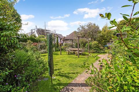 Updown Cottage Arundel Road, Angmering, Littlehampton, BN16 4JZ