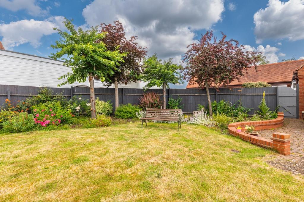 GARDEN 4.jpg