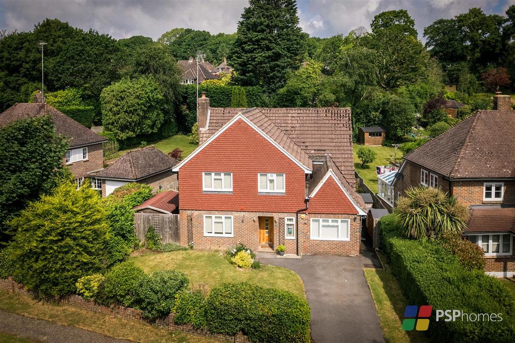 Lucastes Lane, Haywards Heath 4 bed detached house for sale £875,000