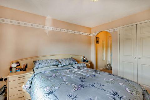 12 Walnut Walk, Lichfield, WS13 8FA