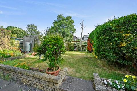 109 Green Leas, Sunbury-on-thames, TW16 7PQ
