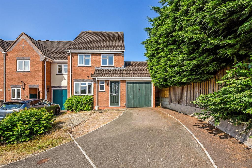 Flensburg Close, Andover 3 bed house for sale £310,000