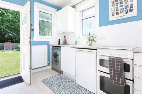 21 Drum Brae Drive, Edinburgh, EH4 7BY