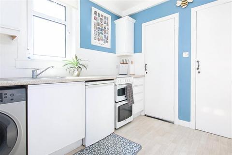 21 Drum Brae Drive, Edinburgh, EH4 7BY