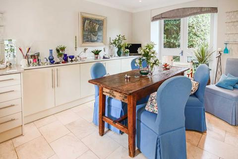 East Lodge Bliss Mill, Chipping Norton, OX7 5JR