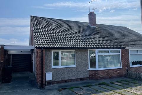 2 bedroom bungalow to rent, St. Lucia Close, Whitley Bay