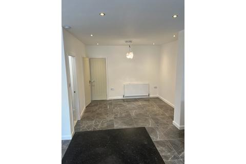 4 bedroom end of terrace house to rent, Lanchester Road, Kings Norton, Birmingham