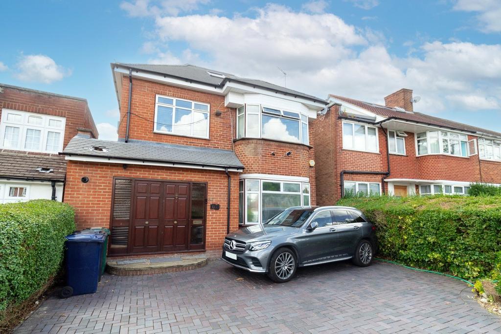 Francklyn Gardens, Edgware, HA8 5 bed detached house £1,300,000