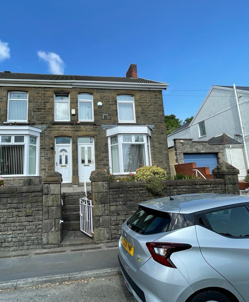 Carmarthen Road, Fforestfach, Swansea 3 bed semidetached house for