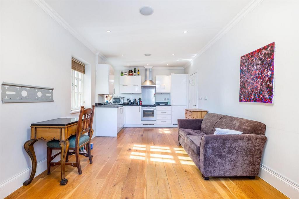 Keswick Road, Putney SW15 2 bed flat £1,900 pcm (£438 pw)