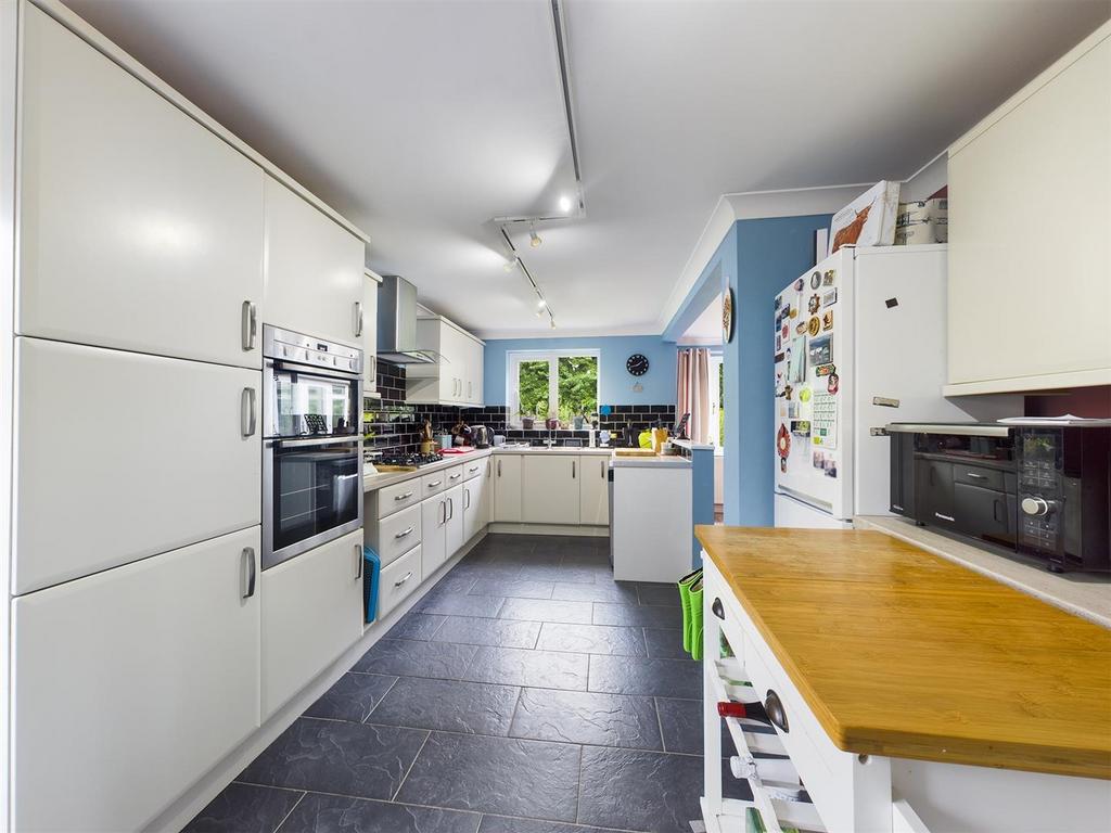 Kitchen: