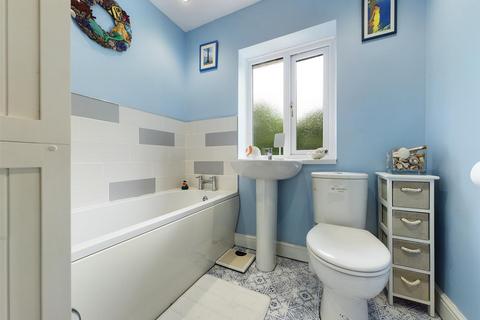 5 Stuart Close, Bridlington, YO15 3TD