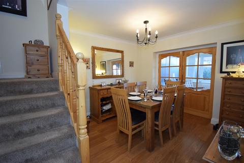 74 Beaconside, South Shields, NE34 7PX