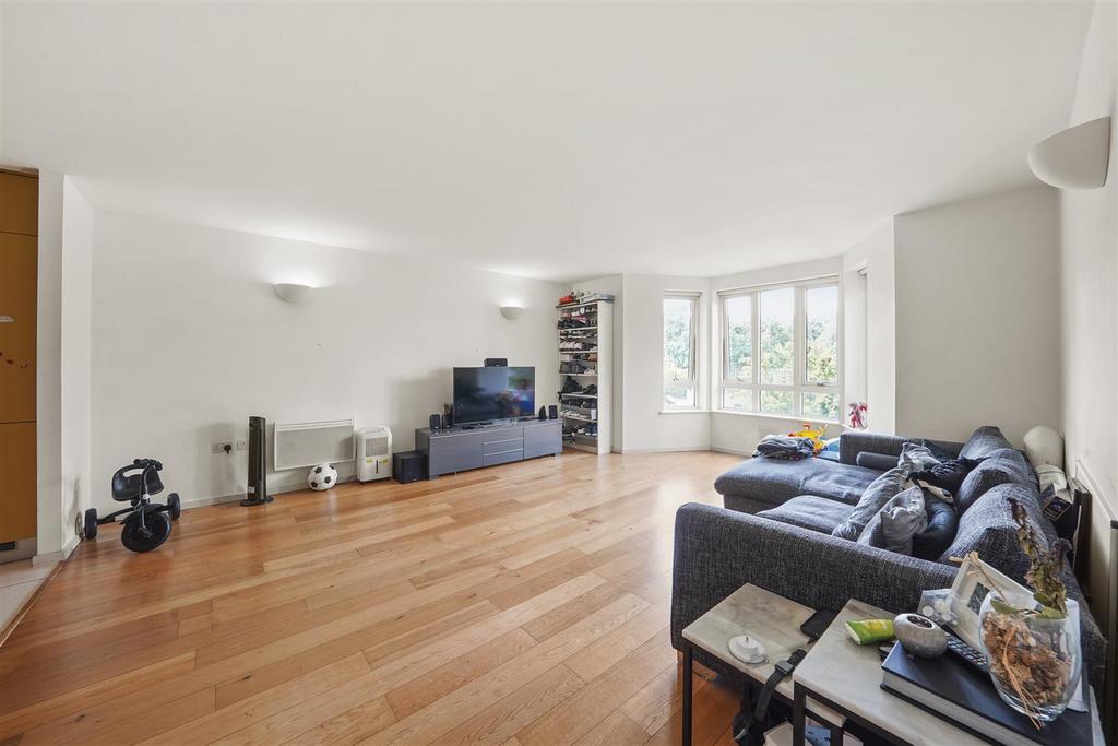 71 Regency Court - Jnw Ct Y0iws Iz Vym CNXw K.jpg