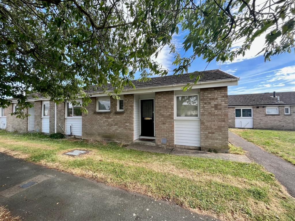 Station Road, Soham, Cambridgeshire, CB7 5DZ 2 bed semidetached