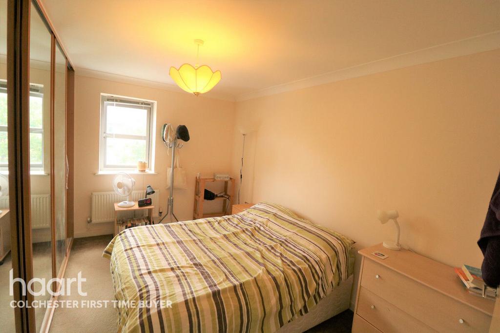 Rotary Way, Colchester 2 bed apartment for sale £190,000