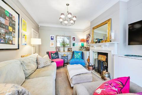 15 Dunmore Road, London, SW20 8TN