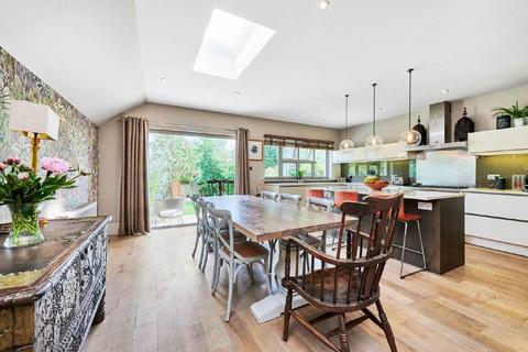 15 Dunmore Road, London, SW20 8TN
