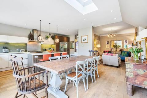 15 Dunmore Road, London, SW20 8TN