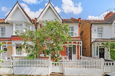 15 Dunmore Road, London, SW20 8TN