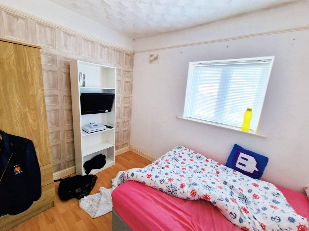 Mynachdy Road, Cardiff CF14 3 bed semidetached house £295,000