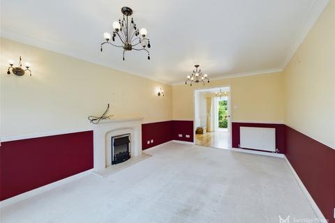28 Darent Close, Stone Cross, Pevensey, BN24 5PW