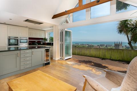 1 Castle Road, Hythe, CT21 5EY