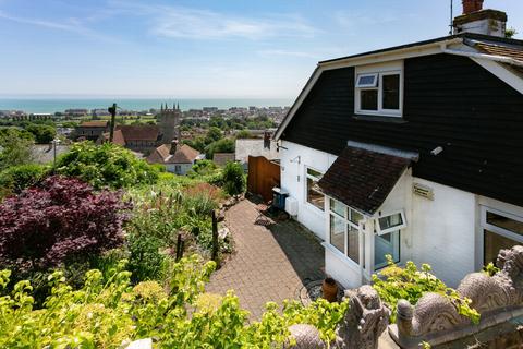 1 Castle Road, Hythe, CT21 5EY
