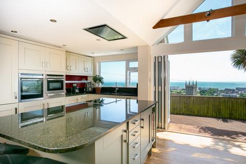 1 Castle Road, Hythe, CT21 5EY