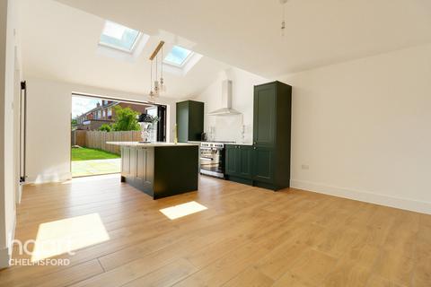 33 Long Brandocks, Writtle, Chelmsford, CM1 3LS