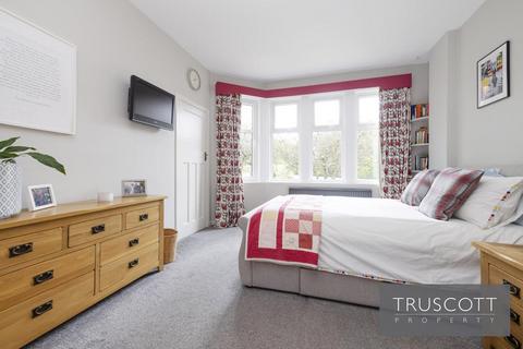 25 Learmonth Gardens, Edinburgh, EH4 1HA