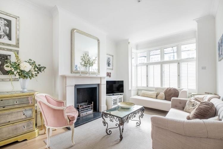 Vera Road London SW6 3 bed house - £4,750 pcm (£1,096 pw)