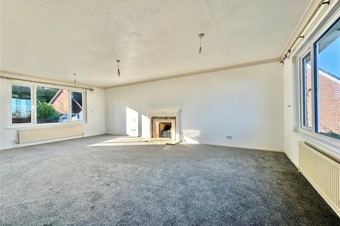 2 Ascot Close, Eastbourne, BN20 7HL