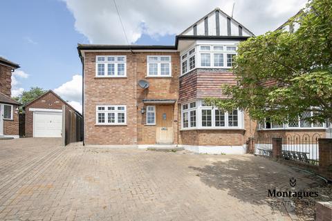 4 bedroom semi-detached house for sale - Stewards Close, Epping, CM16