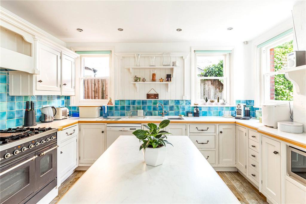 Southdown Road, Harpenden, Hertfordshire 4 bed detached house for sale