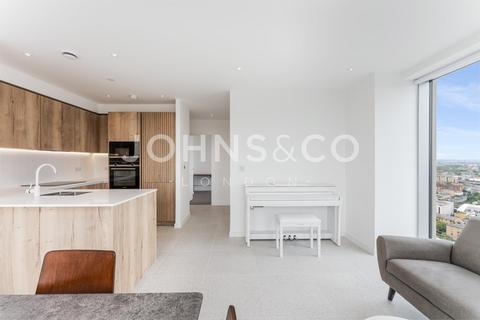 1 bedroom apartment to rent, Bouchon Point, The Silk District, E1