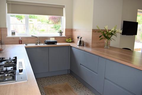 13 Queens Road, Barnetby, DN38 6JH