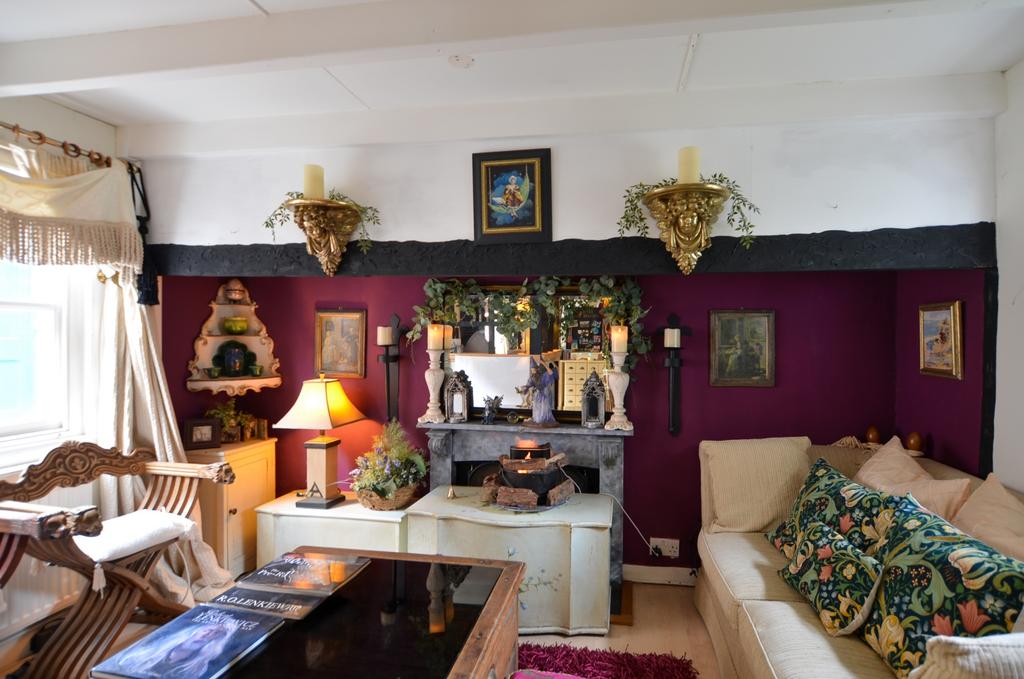 To Book A Viewing Call TPS Lostwithiel on 01208 87