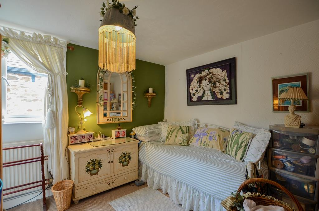 To Book A Viewing Call TPS Lostwithiel on 01208 87